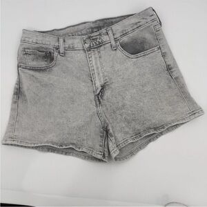 Levi Women’s Jean Shorts Size 31 Excellent Condition Faded Gray